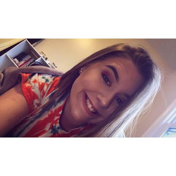 Meet your Posher, Katelyn - Picture 1 of 1